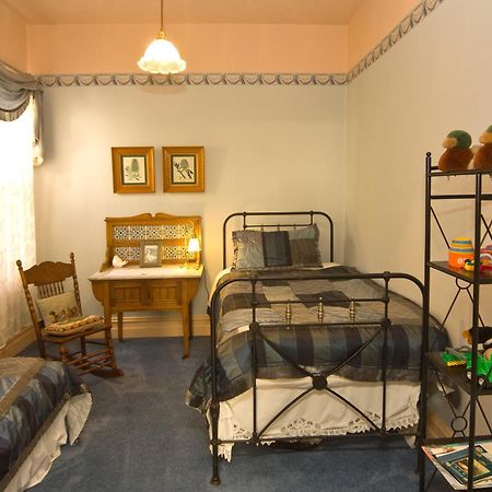 The Duck House Bed & Breakfast Burnie Exterior photo